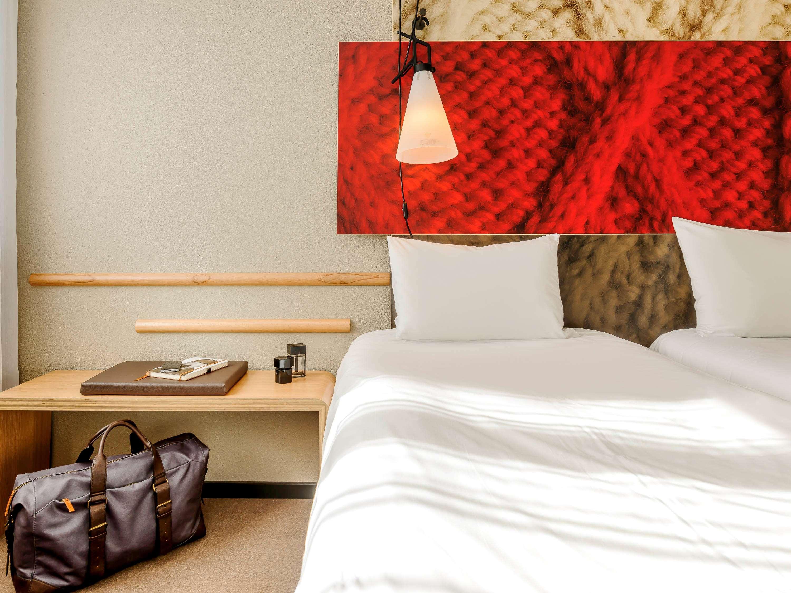 Ibis Budget Caen Porte De Bretagne Bretteville-sur-Odon Екстериор снимка