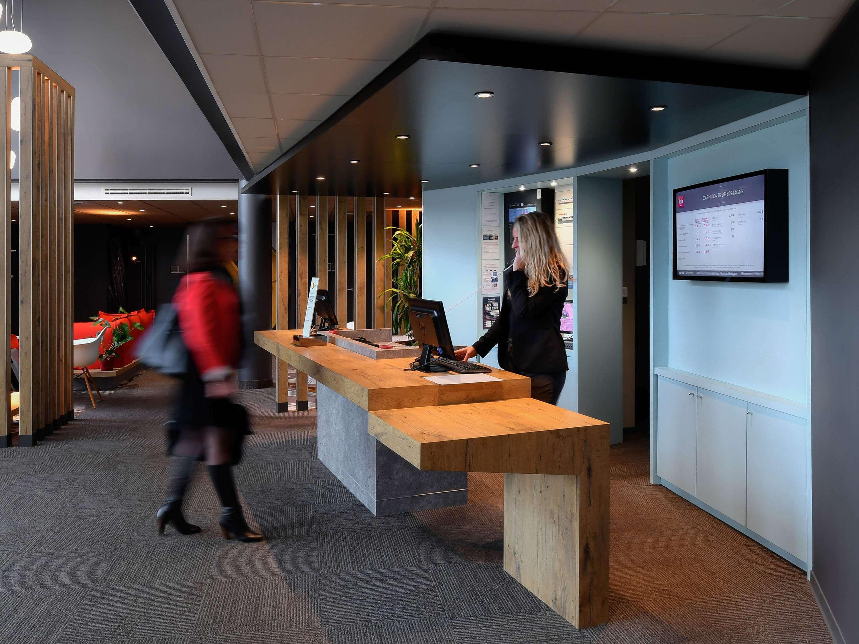 Ibis Budget Caen Porte De Bretagne Bretteville-sur-Odon Екстериор снимка