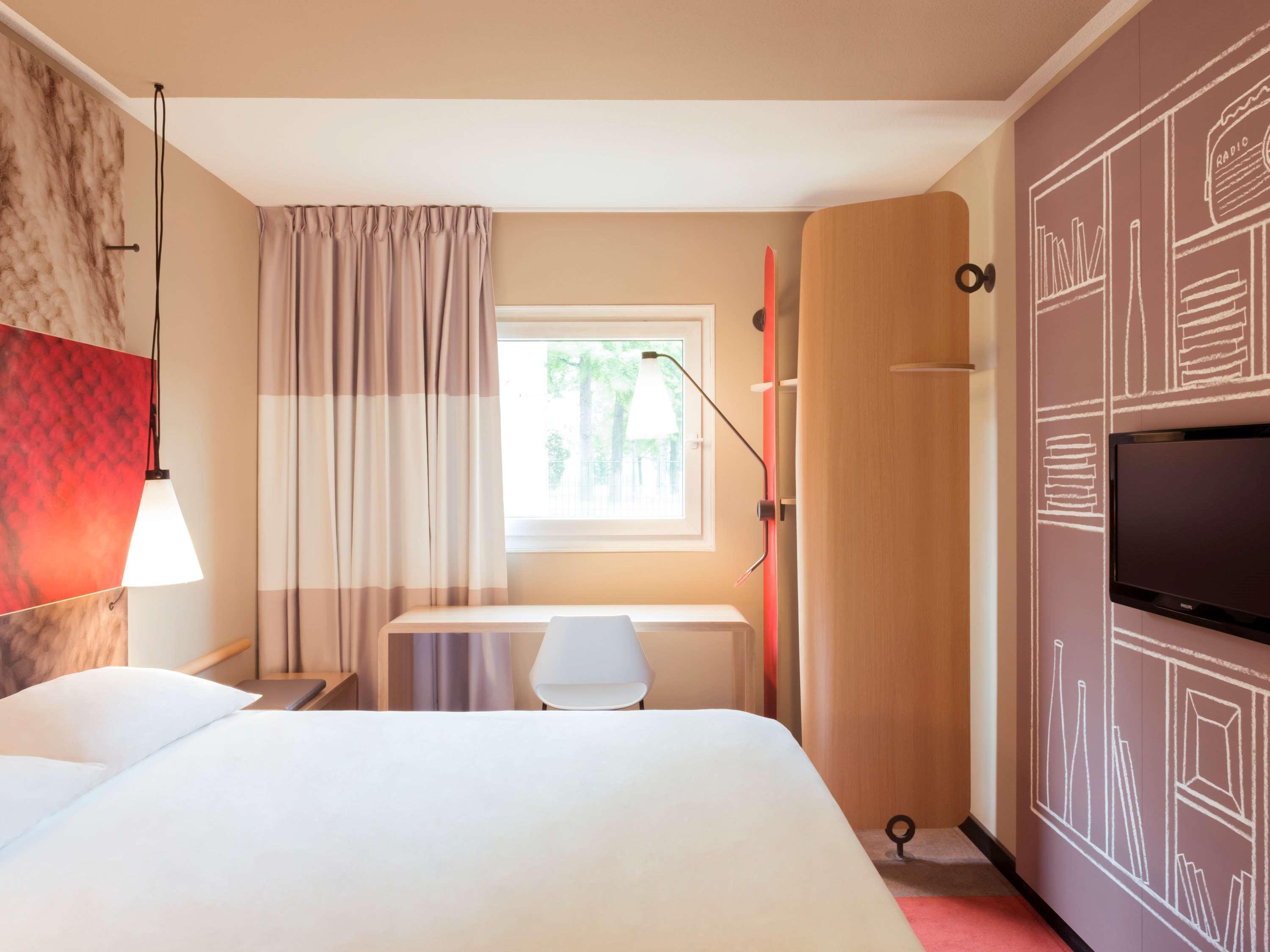 Ibis Budget Caen Porte De Bretagne Bretteville-sur-Odon Екстериор снимка