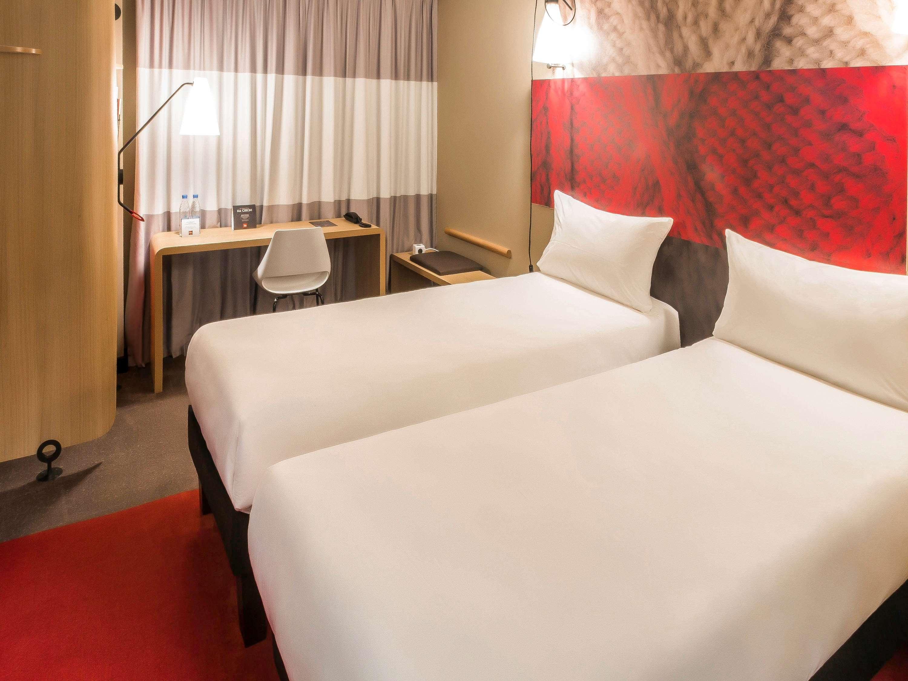 Ibis Budget Caen Porte De Bretagne Bretteville-sur-Odon Екстериор снимка