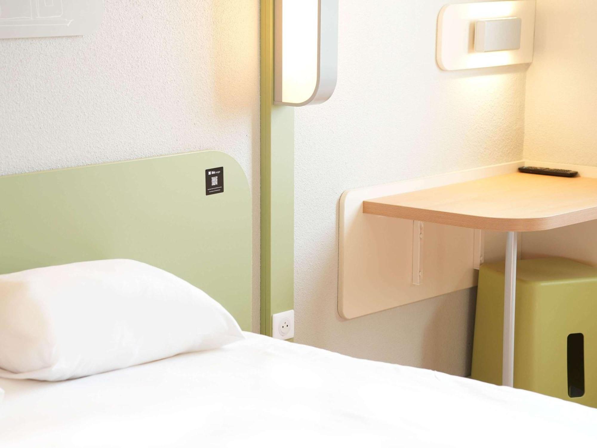 Ibis Budget Caen Porte De Bretagne Bretteville-sur-Odon Екстериор снимка