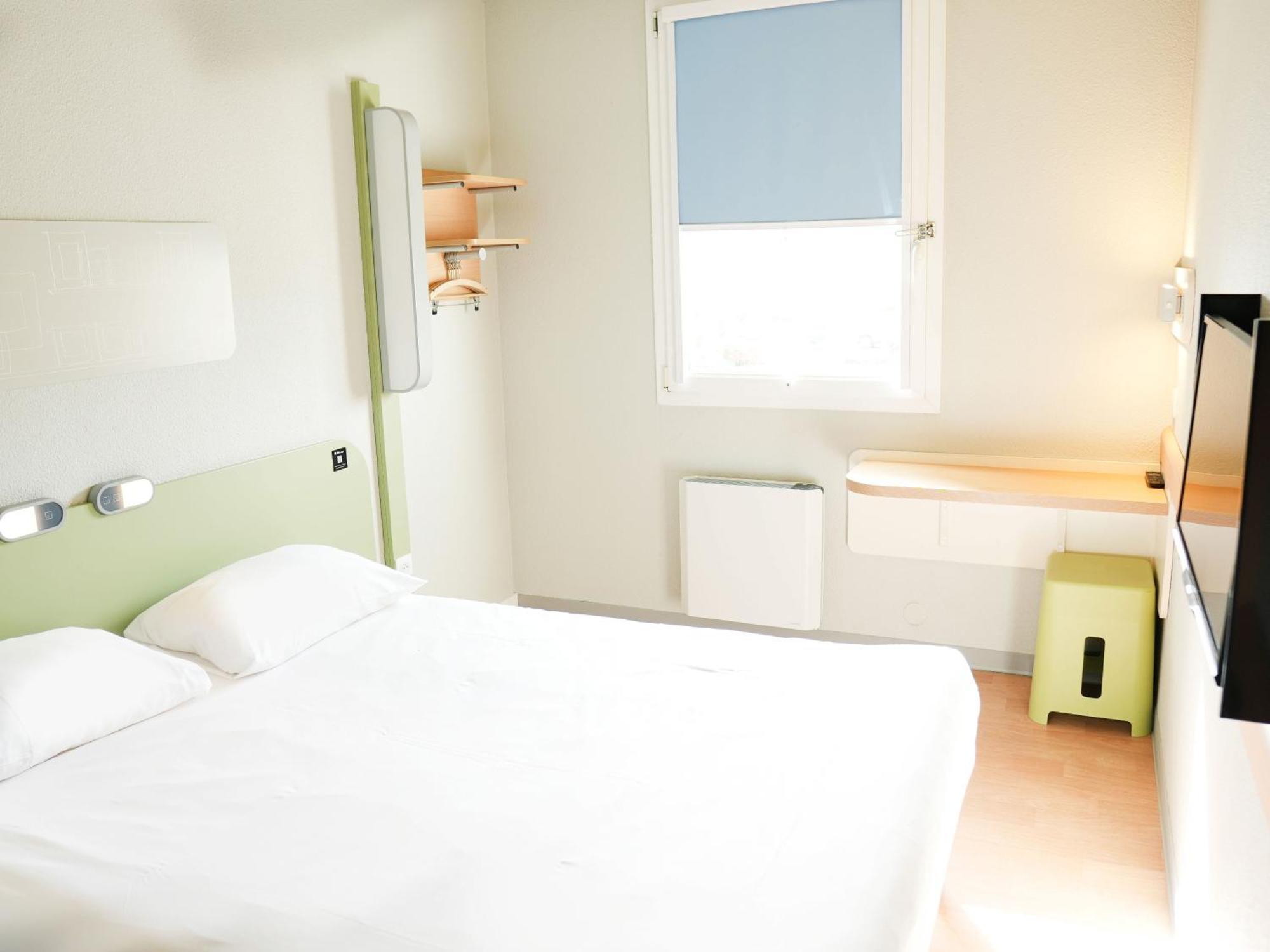 Ibis Budget Caen Porte De Bretagne Bretteville-sur-Odon Екстериор снимка