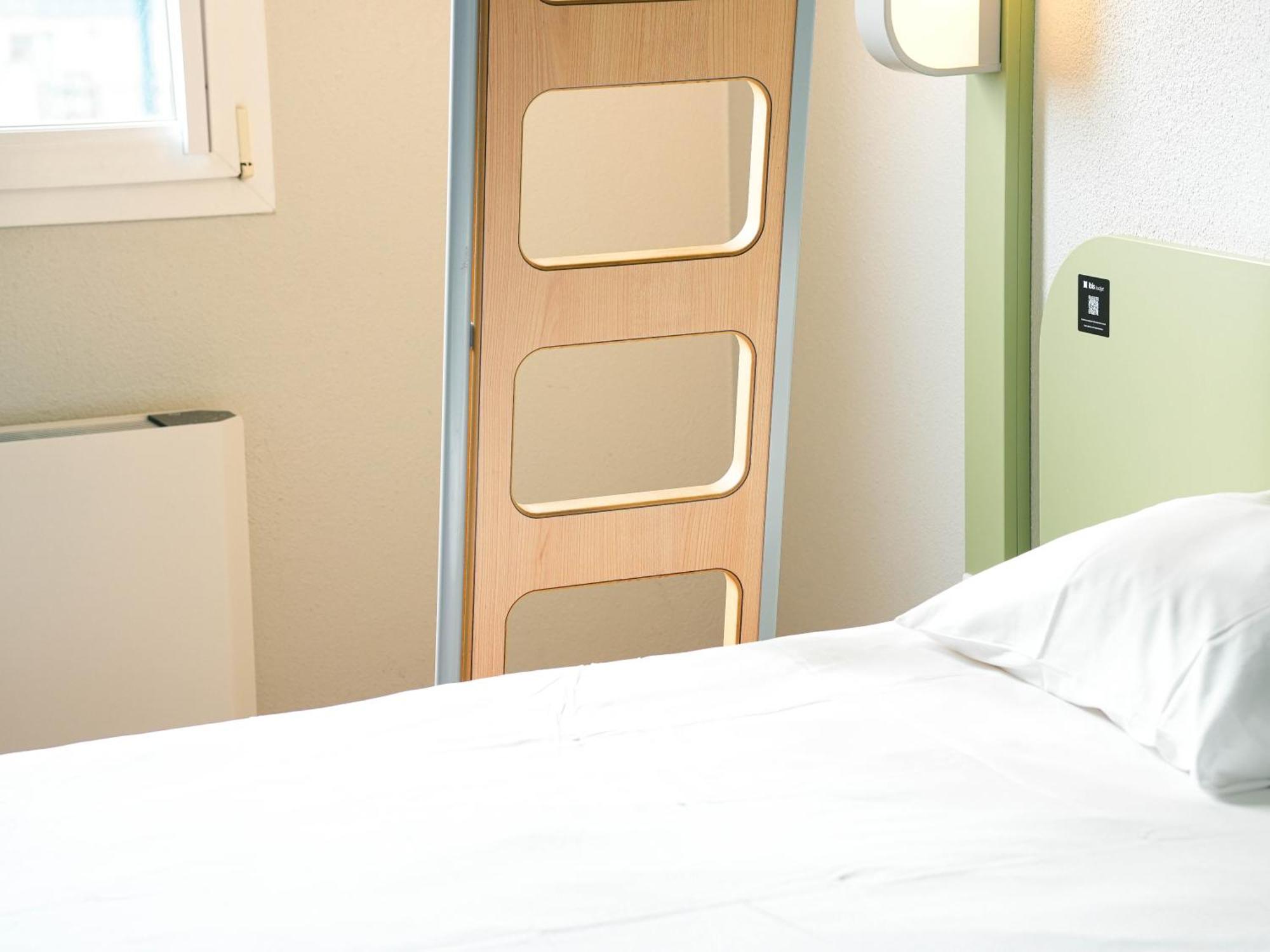 Ibis Budget Caen Porte De Bretagne Bretteville-sur-Odon Екстериор снимка