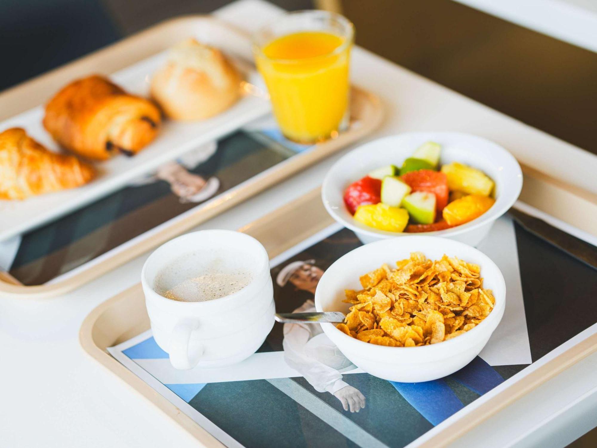 Ibis Budget Caen Porte De Bretagne Bretteville-sur-Odon Екстериор снимка