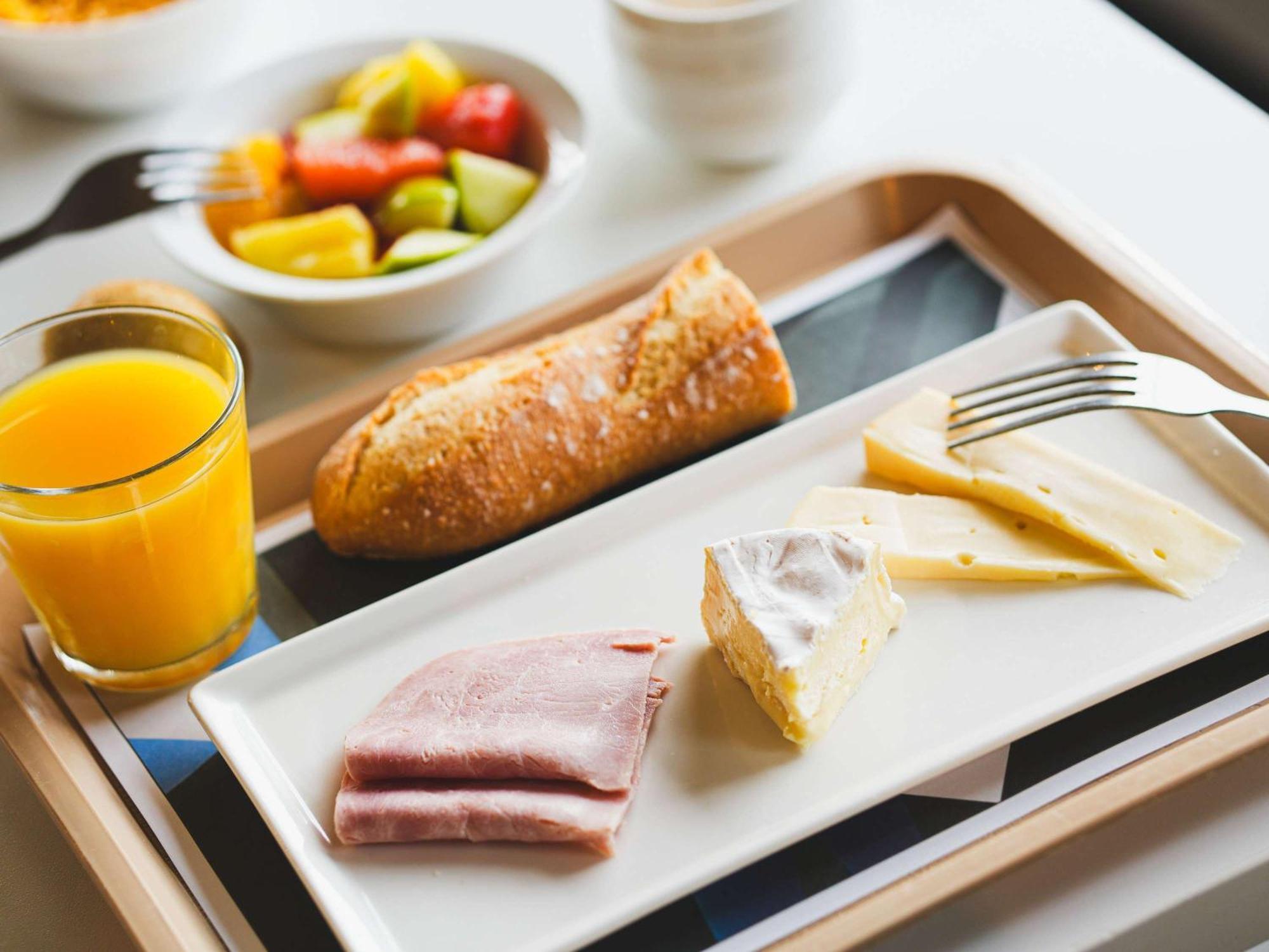 Ibis Budget Caen Porte De Bretagne Bretteville-sur-Odon Екстериор снимка
