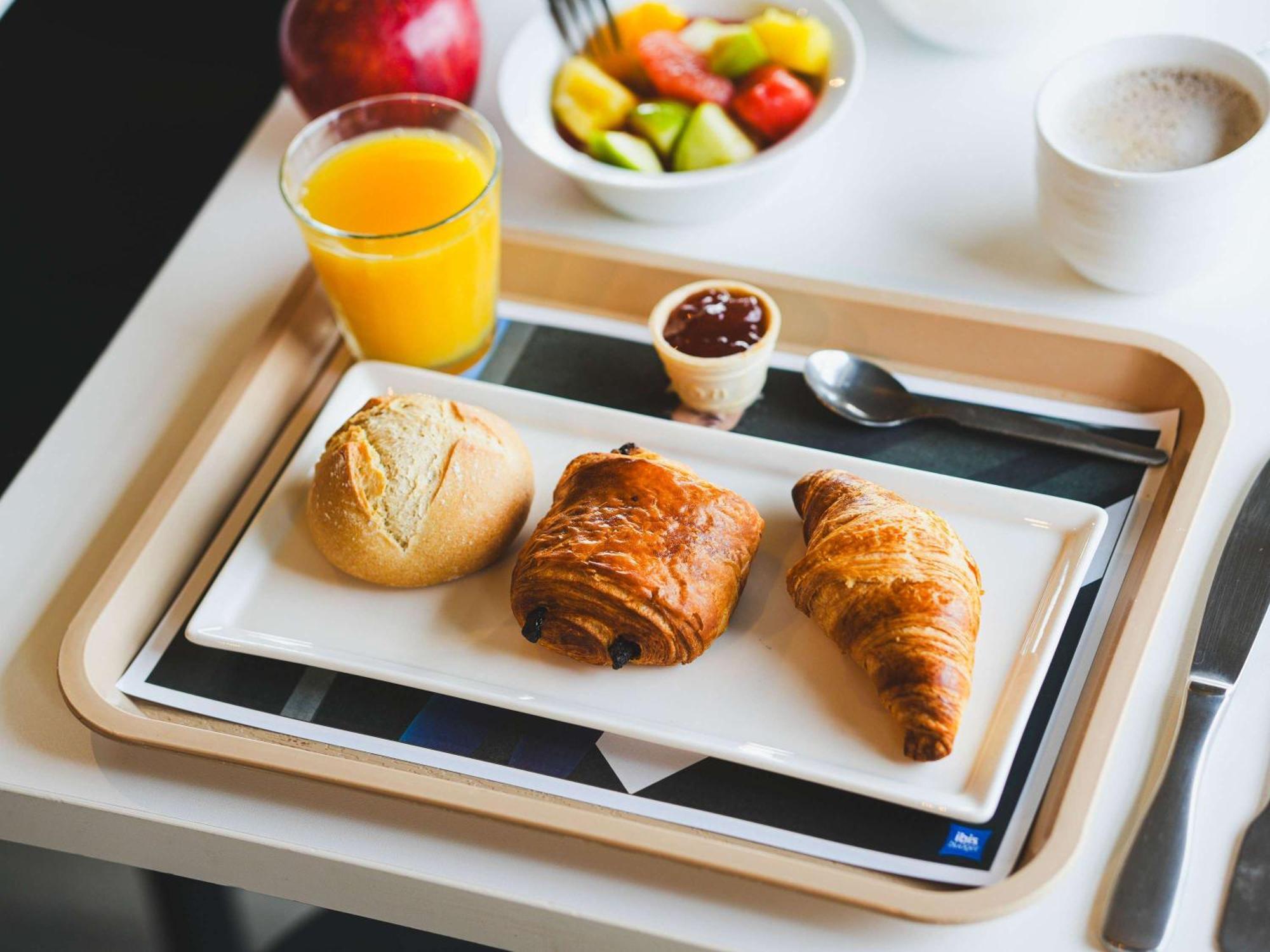 Ibis Budget Caen Porte De Bretagne Bretteville-sur-Odon Екстериор снимка