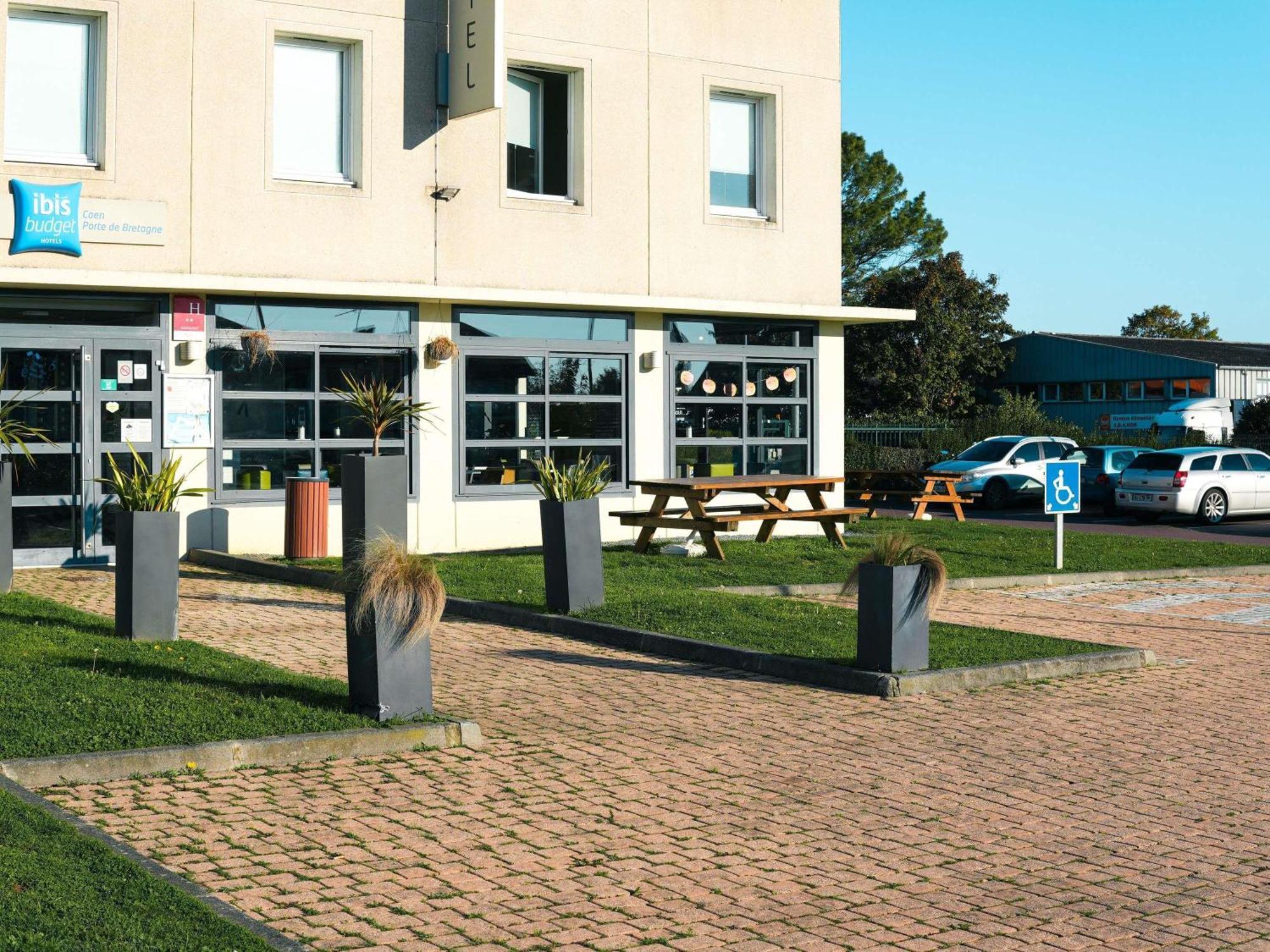Ibis Budget Caen Porte De Bretagne Bretteville-sur-Odon Екстериор снимка