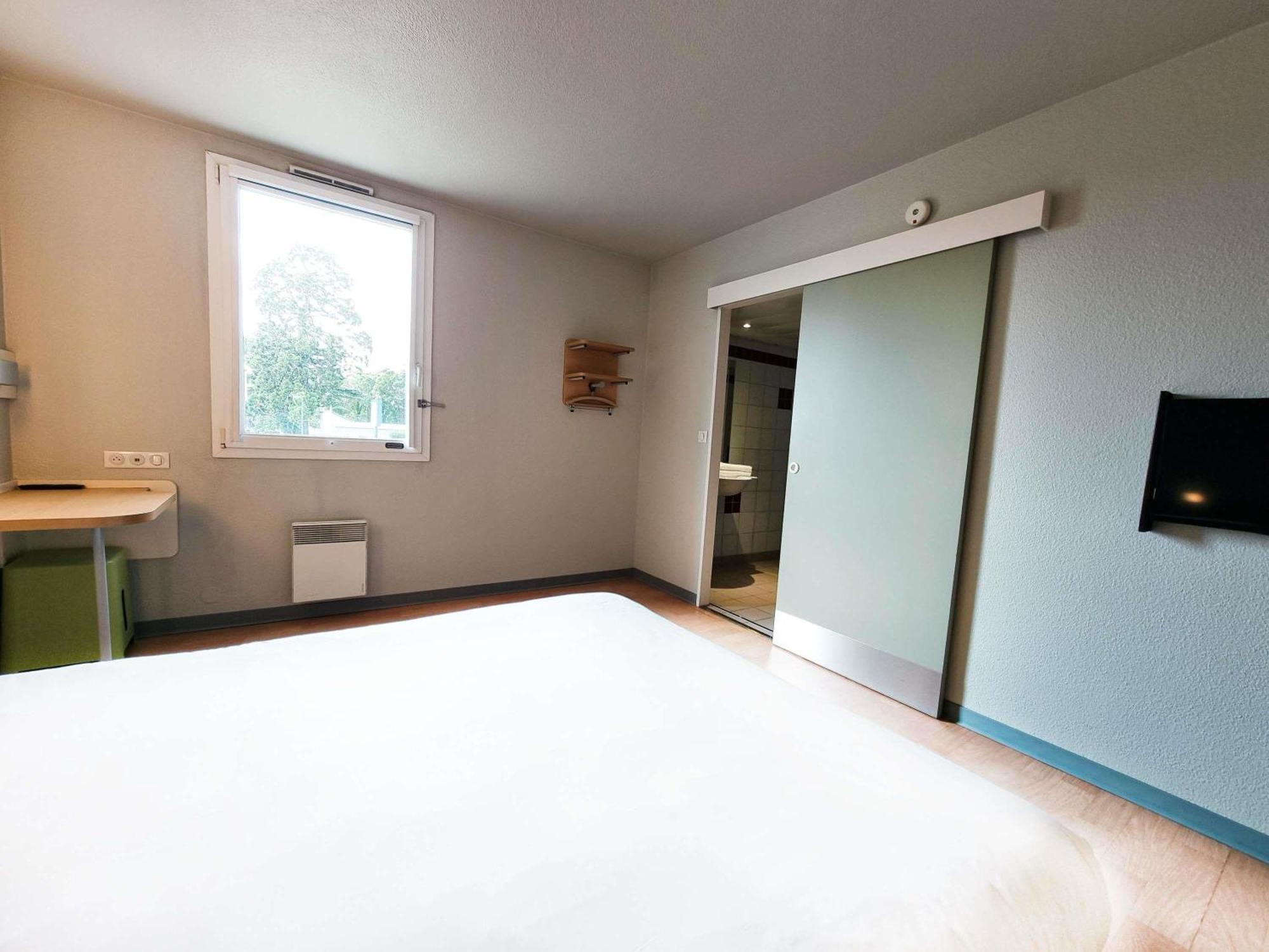 Ibis Budget Caen Porte De Bretagne Bretteville-sur-Odon Екстериор снимка