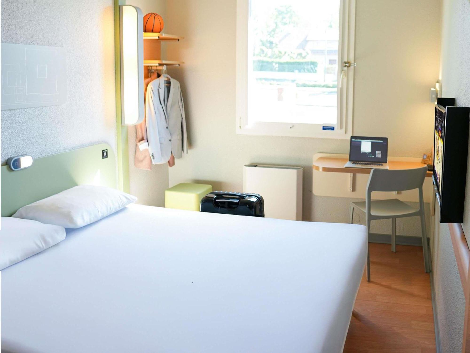 Ibis Budget Caen Porte De Bretagne Bretteville-sur-Odon Екстериор снимка