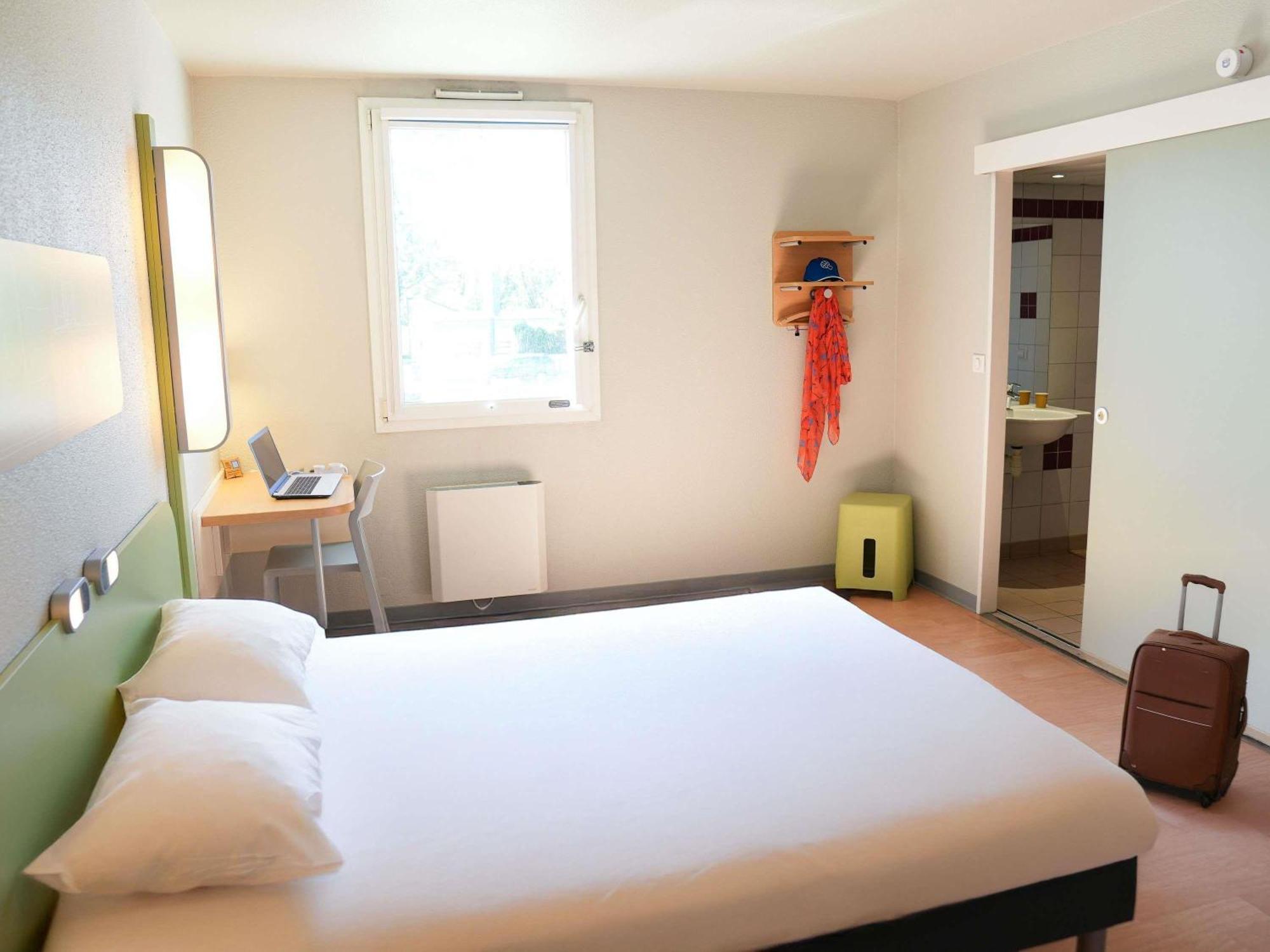 Ibis Budget Caen Porte De Bretagne Bretteville-sur-Odon Екстериор снимка
