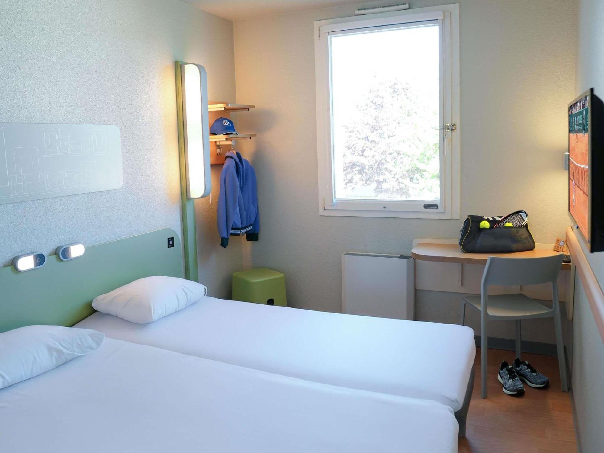 Ibis Budget Caen Porte De Bretagne Bretteville-sur-Odon Екстериор снимка