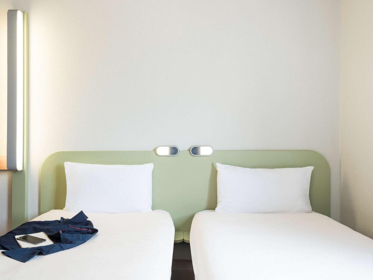 Ibis Budget Caen Porte De Bretagne Bretteville-sur-Odon Екстериор снимка